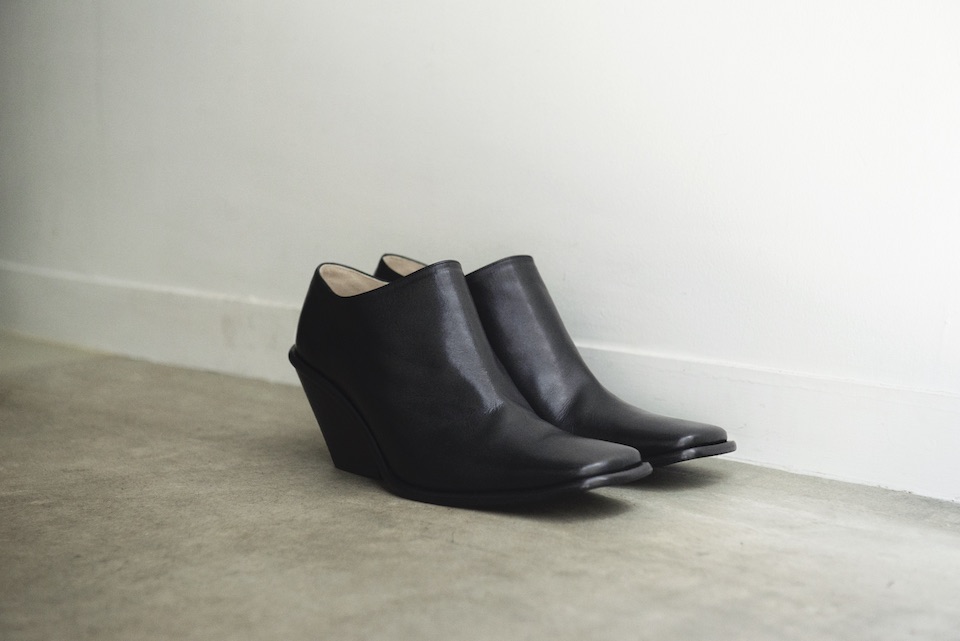 足首が見える絶妙なバランスで佇まいも美しい、アンクルブーツ。ヒール7cm「Naty-2」￥41,800