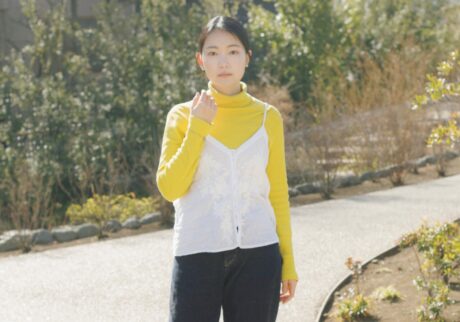 アーティスト・小川紗良さんの春の着こなし。Spring Style Ideas「言葉を大切にする人」vol.6。